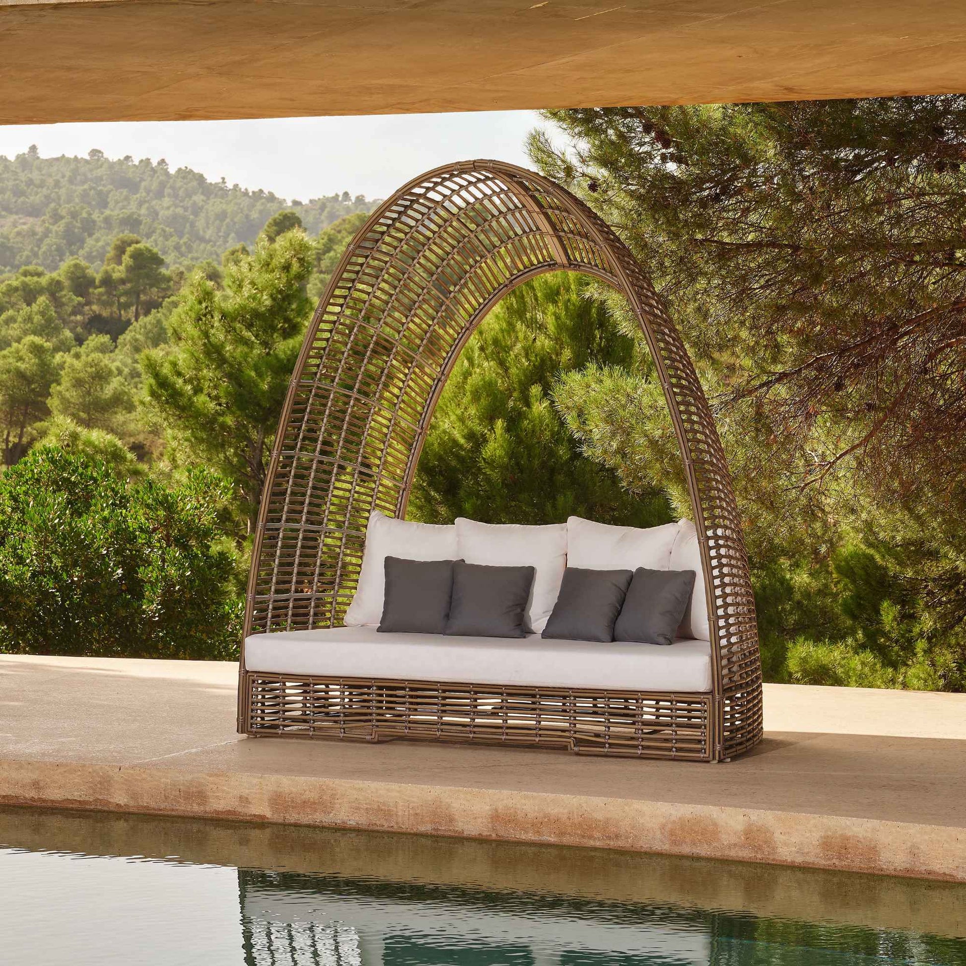 Ruby Daybed with Sunbrella Cushion