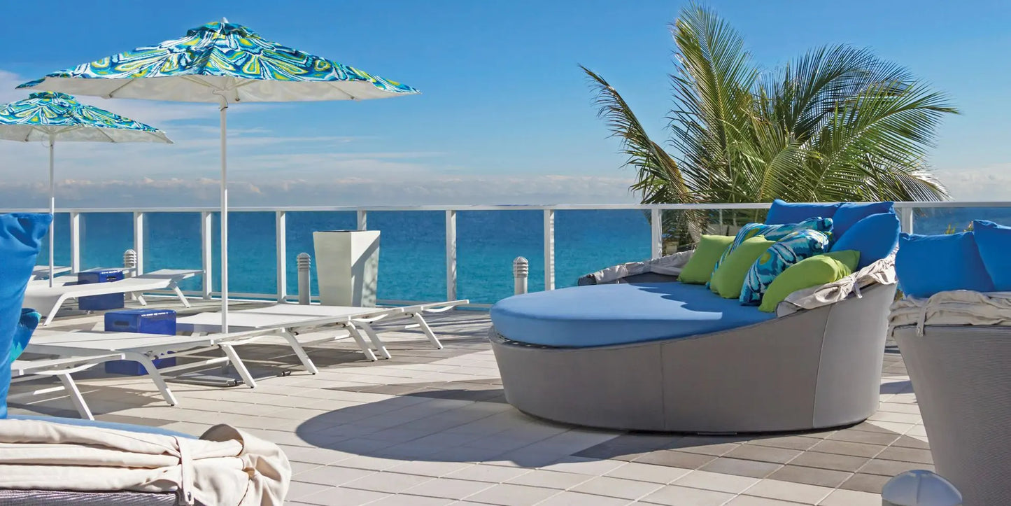 Cosmo 64'' Daybed by DecoScape (2034-221)