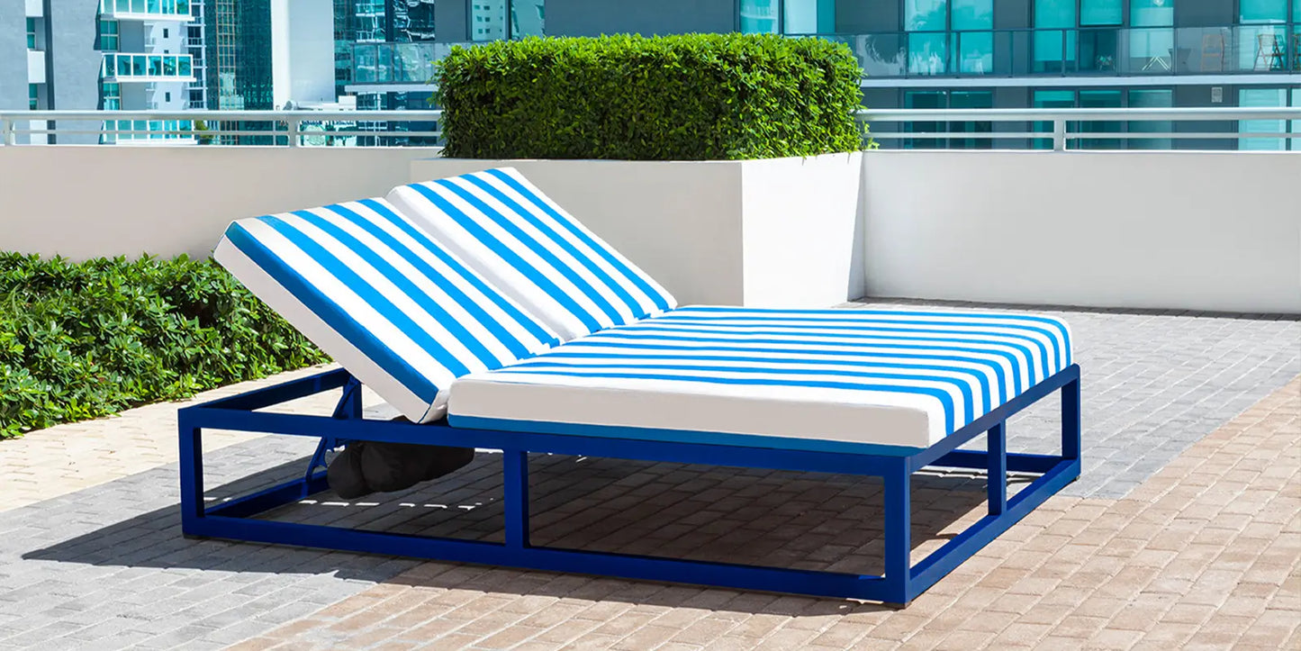Iconic Daybed by DecoScape (3217-213)