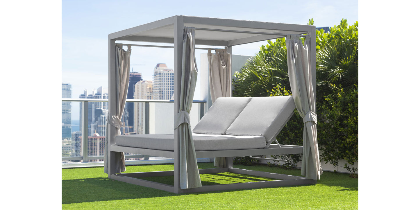 Breeze Daybed in Kessler Silver by DecoScape (3406-202)