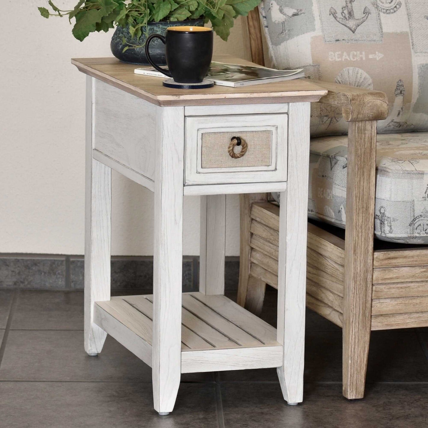 Sea Winds Trading Captiva Island Chairside Table B86305